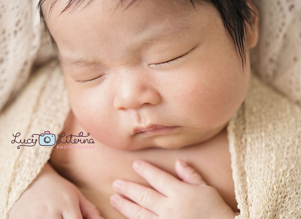 newborn-photographer