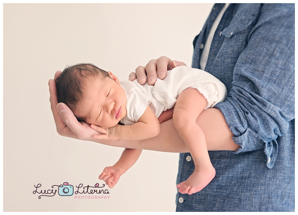 professional newborn photographer